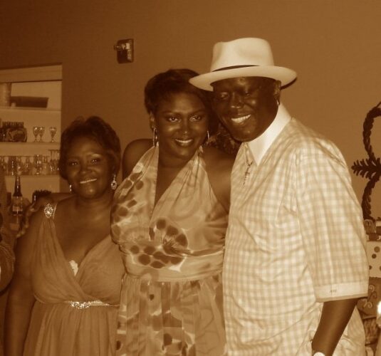 Cover Story JE’NIECE McCULLOUGH & HER “BERNIE’S DAUGHTER” BLOG GO